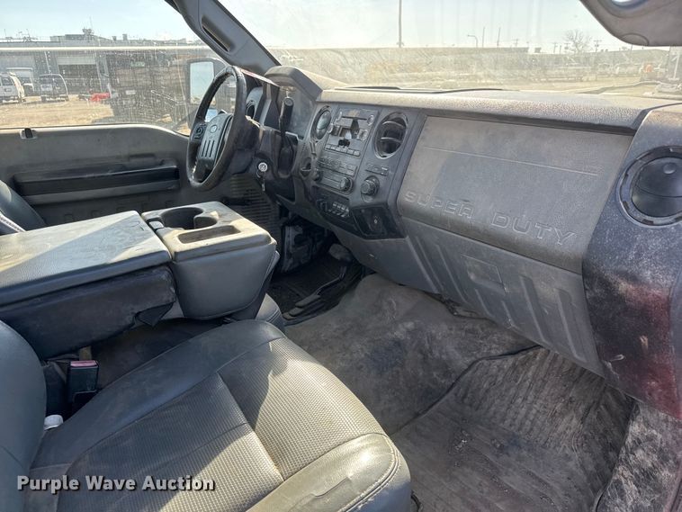 image for item ET1814 2011 Ford F350 Super Duty Ext. Cab flatbed pickup truck