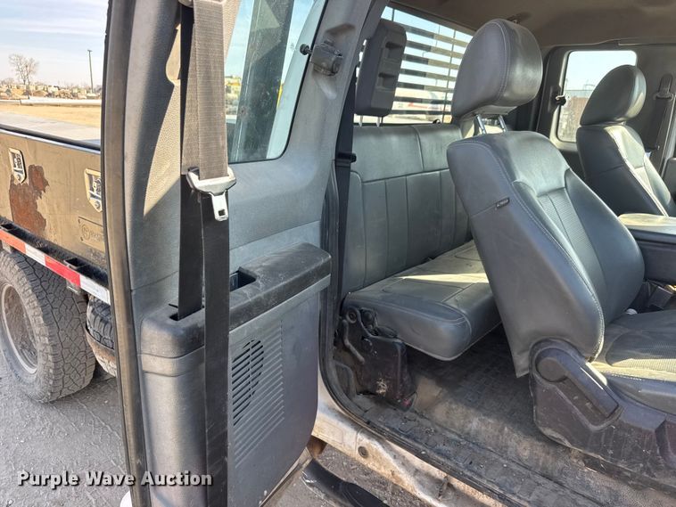 image for item ET1814 2011 Ford F350 Super Duty Ext. Cab flatbed pickup truck