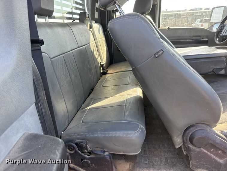 image for item ET1814 2011 Ford F350 Super Duty Ext. Cab flatbed pickup truck