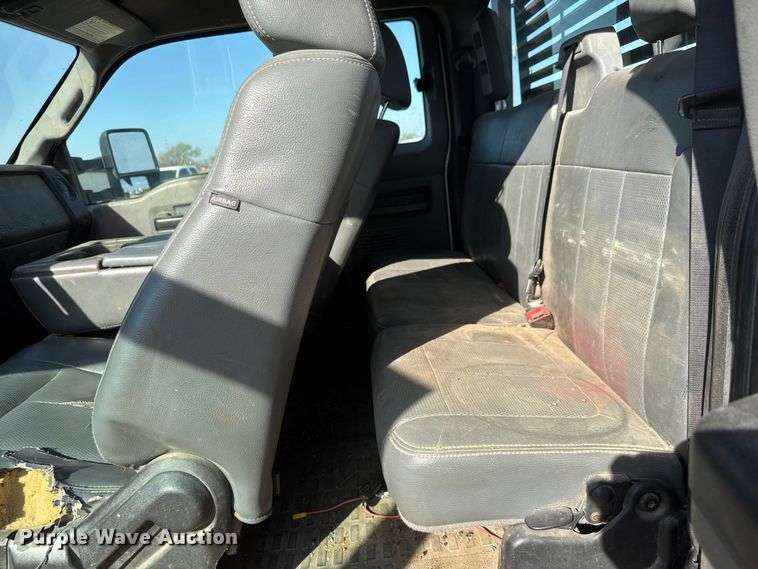 image for item ET1814 2011 Ford F350 Super Duty Ext. Cab flatbed pickup truck