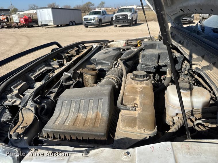 image for item ET1814 2011 Ford F350 Super Duty Ext. Cab flatbed pickup truck