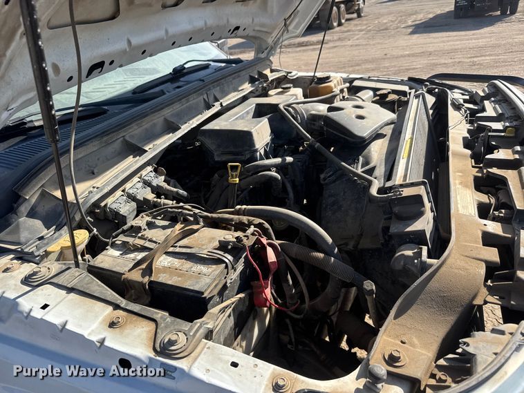 image for item ET1814 2011 Ford F350 Super Duty Ext. Cab flatbed pickup truck