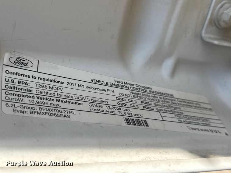 image for item ET1814 2011 Ford F350 Super Duty Ext. Cab flatbed pickup truck