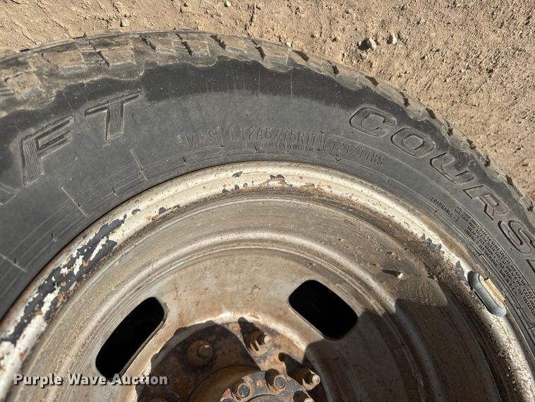 image for item ET1814 2011 Ford F350 Super Duty Ext. Cab flatbed pickup truck