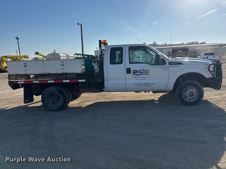 image for item ET1818 2012 Ford F350 Super Duty XL Ext. Cab flatbed pickup truck