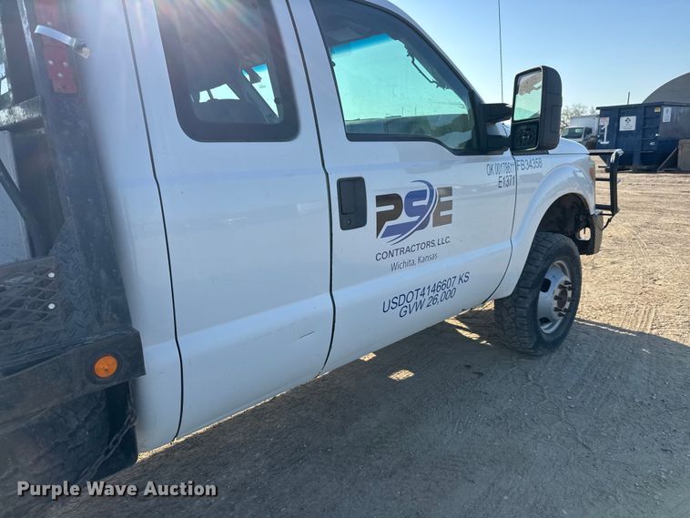 image for item ET1818 2012 Ford F350 Super Duty XL Ext. Cab flatbed pickup truck