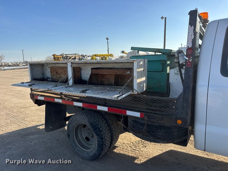 image for item ET1818 2012 Ford F350 Super Duty XL Ext. Cab flatbed pickup truck