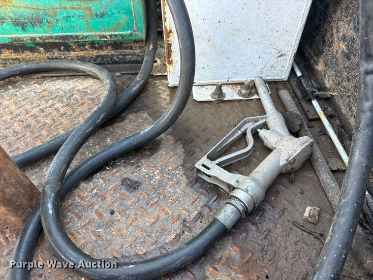 image for item ET1818 2012 Ford F350 Super Duty XL Ext. Cab flatbed pickup truck