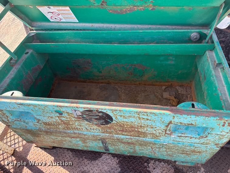 image for item ET1818 2012 Ford F350 Super Duty XL Ext. Cab flatbed pickup truck