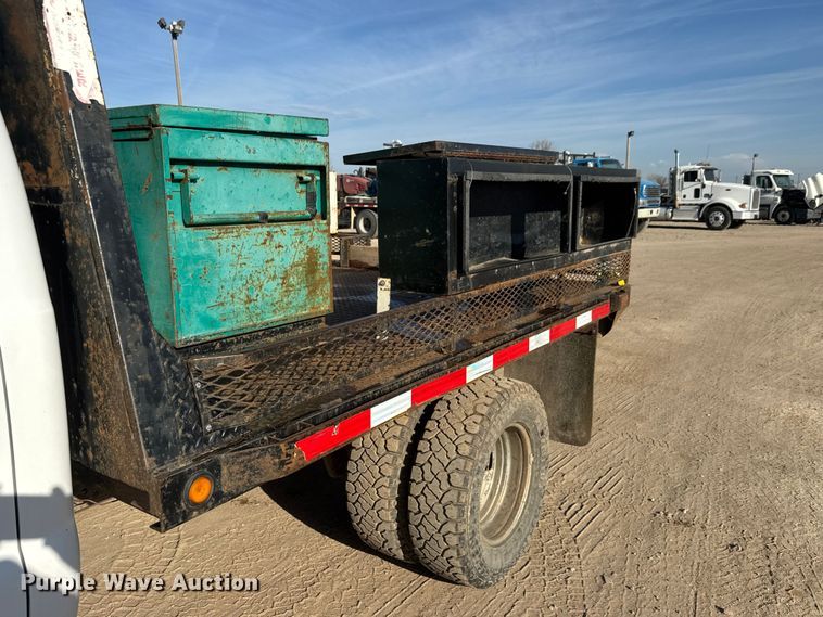 image for item ET1818 2012 Ford F350 Super Duty XL Ext. Cab flatbed pickup truck