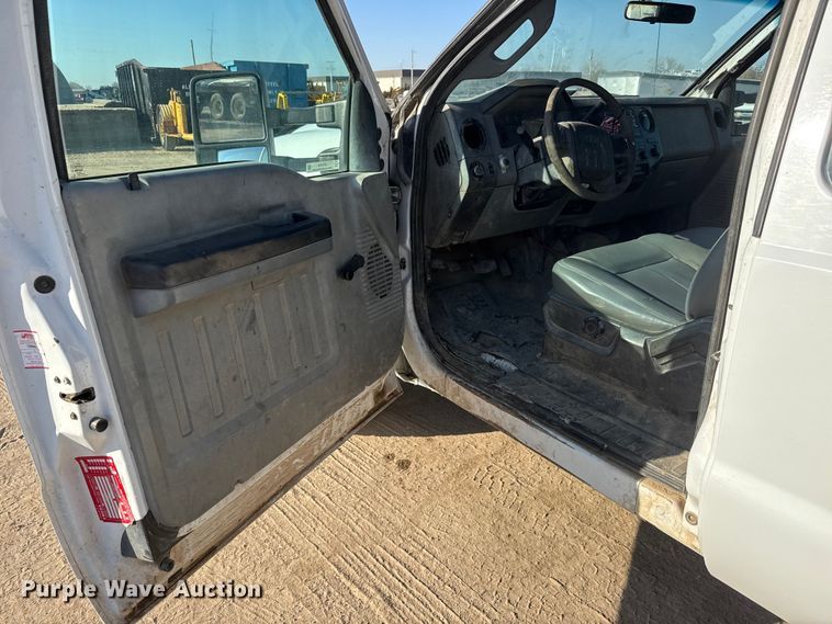 image for item ET1818 2012 Ford F350 Super Duty XL Ext. Cab flatbed pickup truck