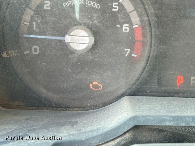 image for item ET1818 2012 Ford F350 Super Duty XL Ext. Cab flatbed pickup truck