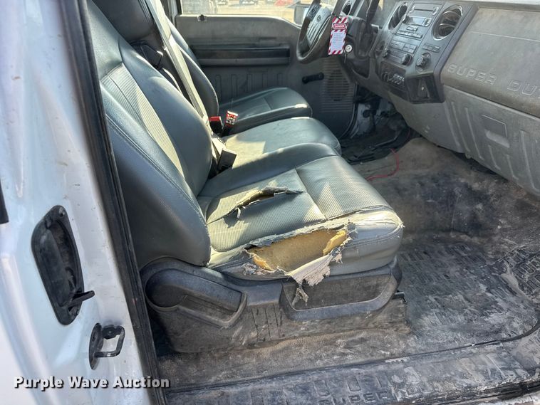 image for item ET1818 2012 Ford F350 Super Duty XL Ext. Cab flatbed pickup truck