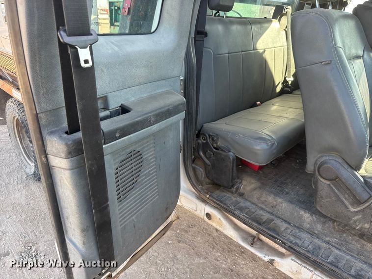 image for item ET1818 2012 Ford F350 Super Duty XL Ext. Cab flatbed pickup truck