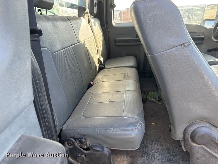 image for item ET1818 2012 Ford F350 Super Duty XL Ext. Cab flatbed pickup truck