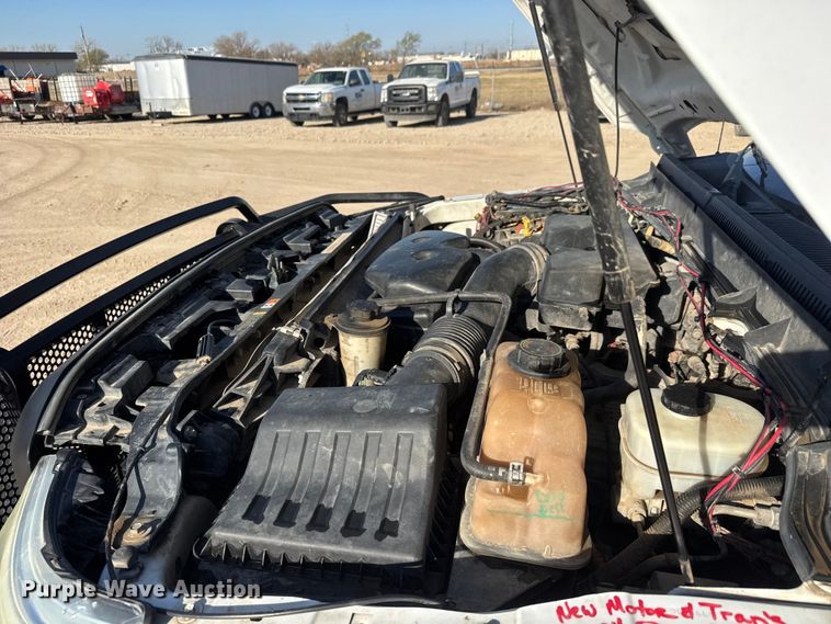 image for item ET1818 2012 Ford F350 Super Duty XL Ext. Cab flatbed pickup truck