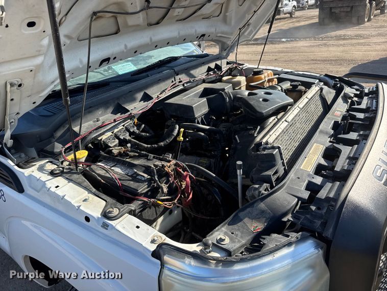 image for item ET1818 2012 Ford F350 Super Duty XL Ext. Cab flatbed pickup truck