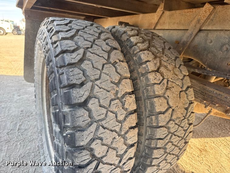 image for item ET1818 2012 Ford F350 Super Duty XL Ext. Cab flatbed pickup truck