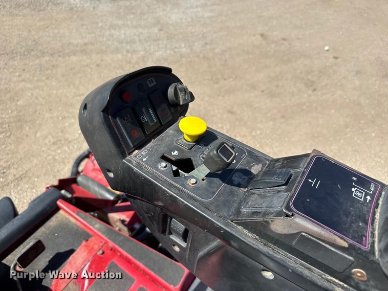 image for item ET1820 2011 Toro Groundsmaster 4500D lawn mower