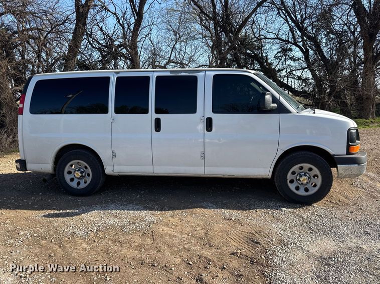 image for item ET1833 2012 Chevrolet Express 1500 van