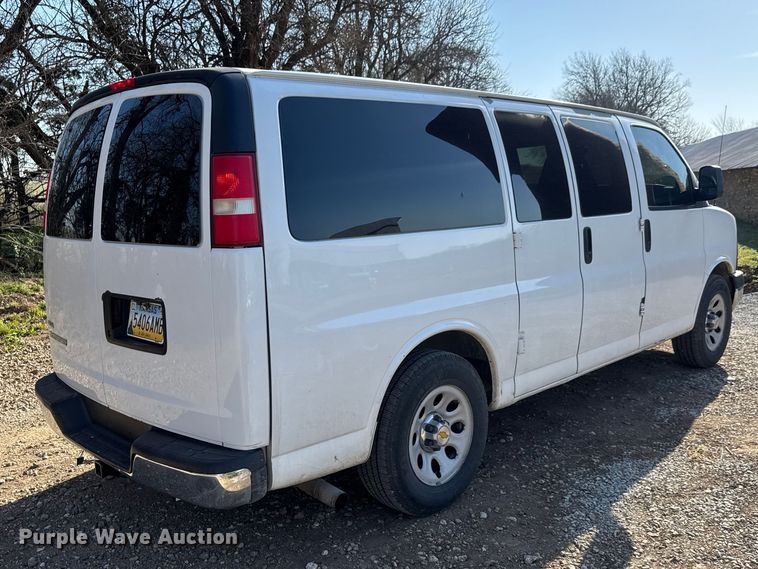 image for item ET1833 2012 Chevrolet Express 1500 van