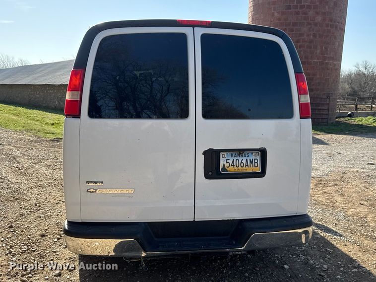 image for item ET1833 2012 Chevrolet Express 1500 van
