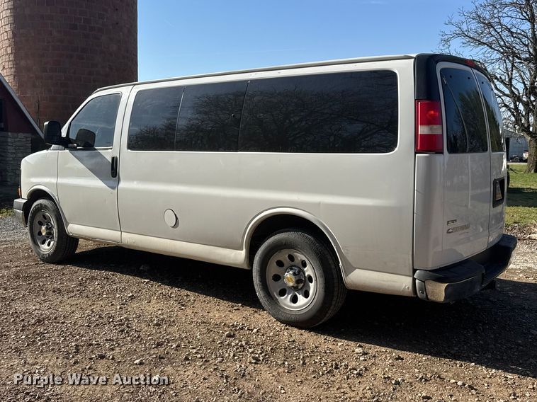 image for item ET1833 2012 Chevrolet Express 1500 van