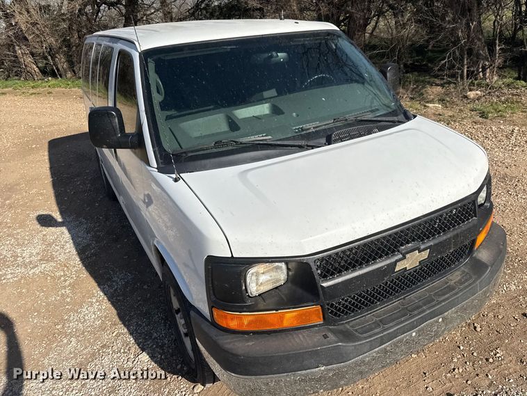 image for item ET1833 2012 Chevrolet Express 1500 van