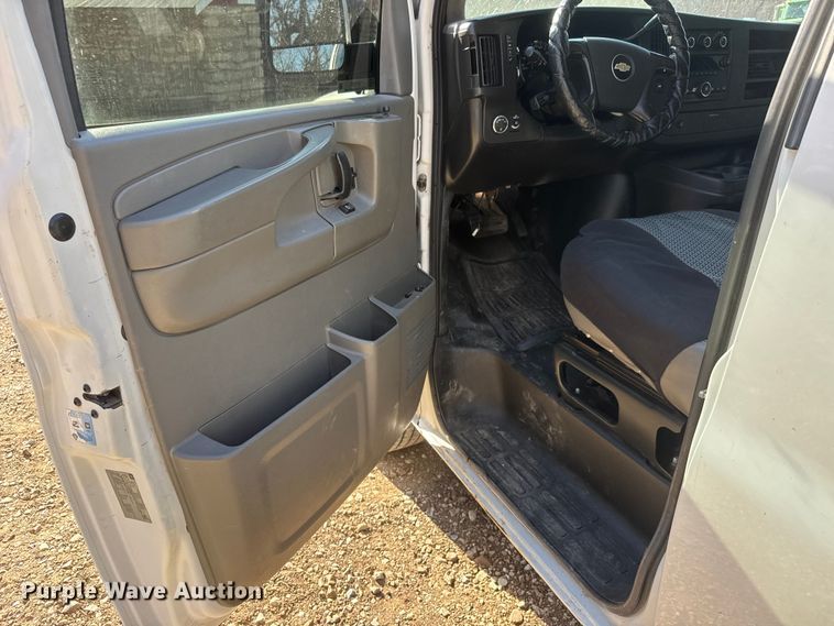 image for item ET1833 2012 Chevrolet Express 1500 van