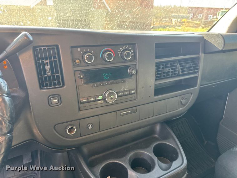 image for item ET1833 2012 Chevrolet Express 1500 van