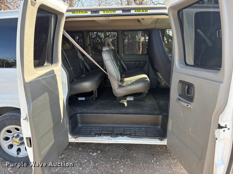 image for item ET1833 2012 Chevrolet Express 1500 van