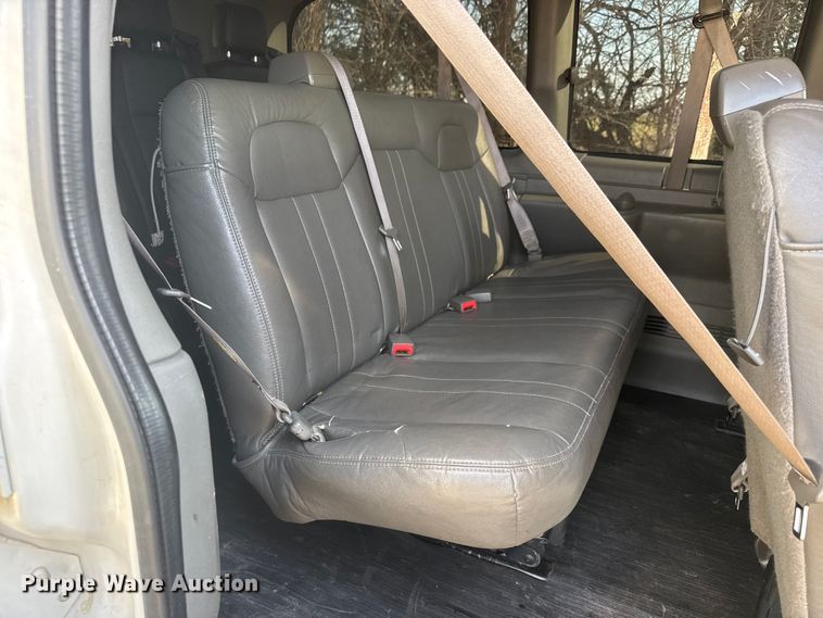 image for item ET1833 2012 Chevrolet Express 1500 van