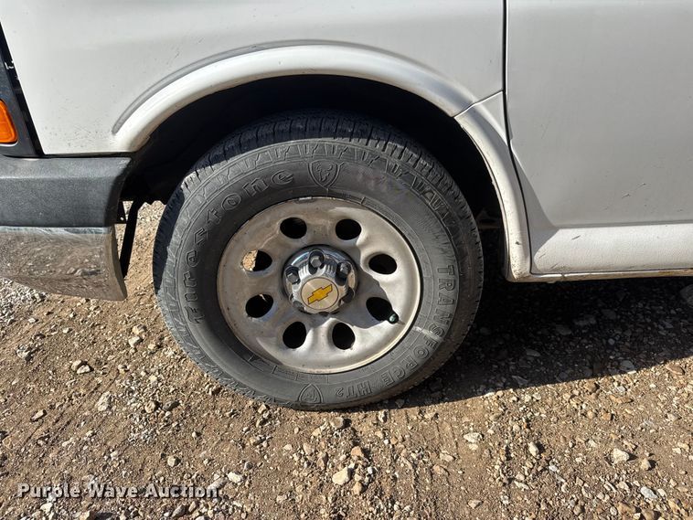 image for item ET1833 2012 Chevrolet Express 1500 van