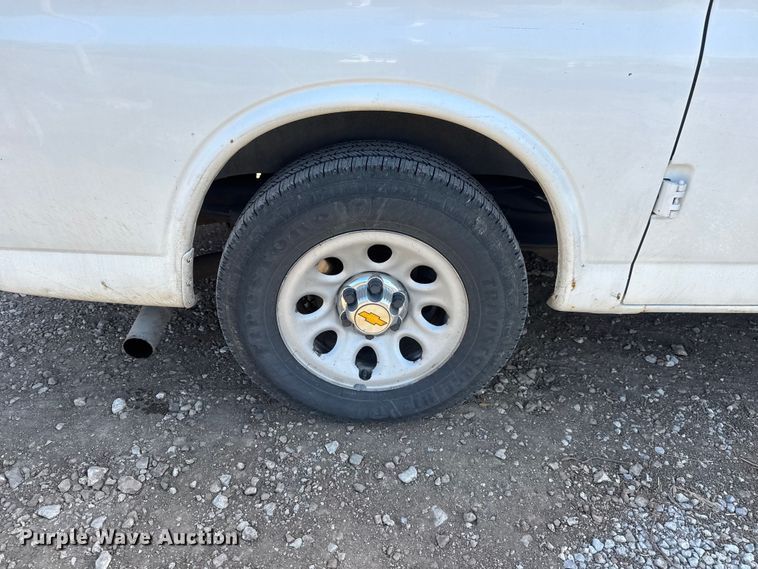 image for item ET1833 2012 Chevrolet Express 1500 van