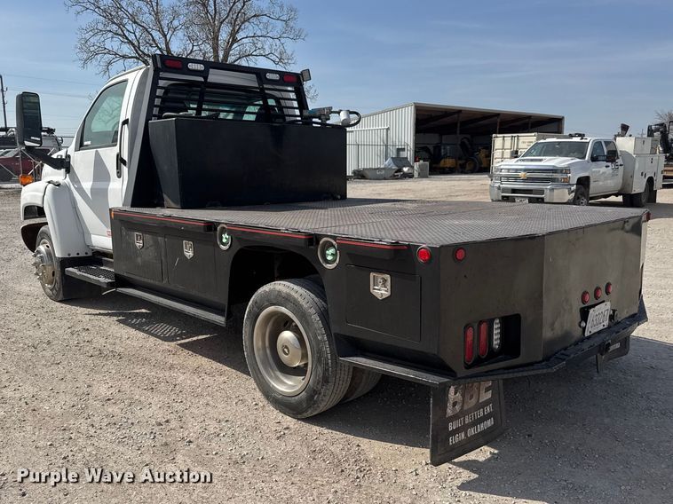 image for item ET1840 2005 Chevrolet C4500 flatbed truck