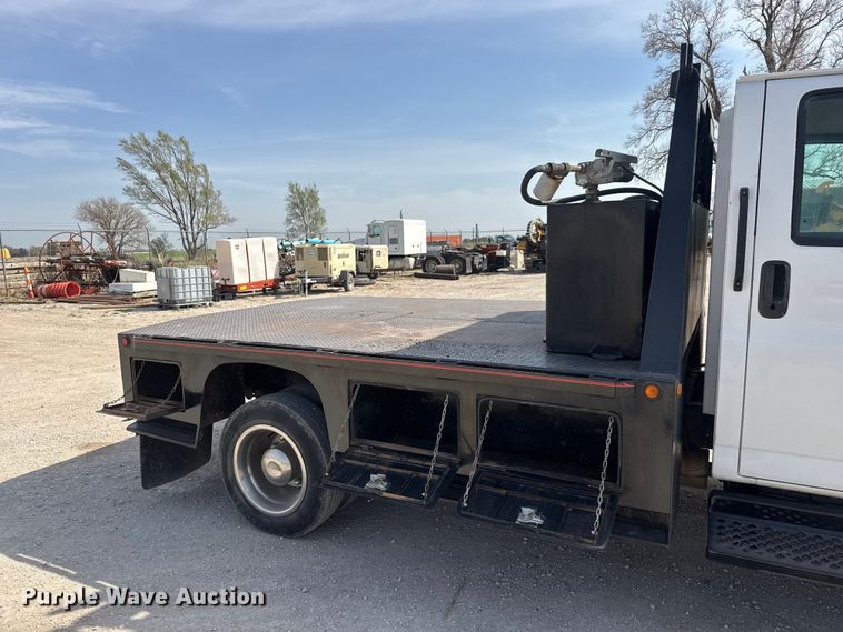 image for item ET1840 2005 Chevrolet C4500 flatbed truck