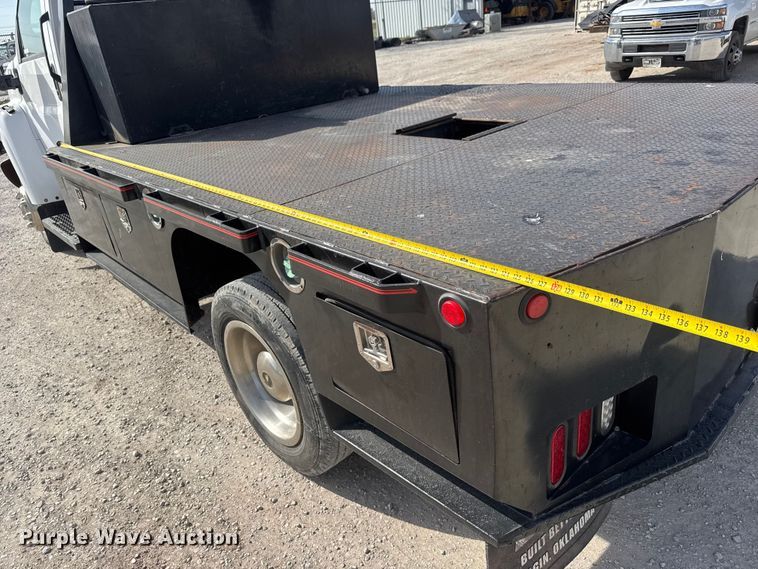 image for item ET1840 2005 Chevrolet C4500 flatbed truck