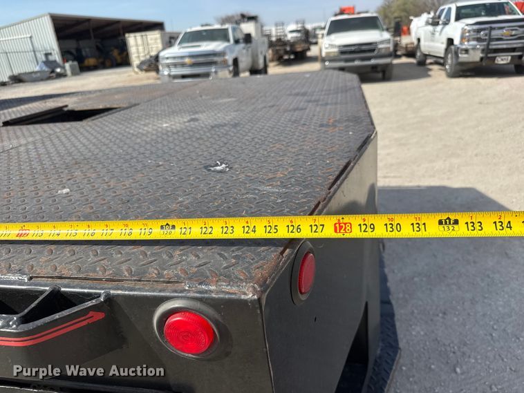 image for item ET1840 2005 Chevrolet C4500 flatbed truck