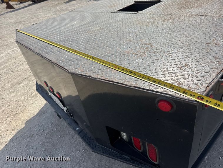 image for item ET1840 2005 Chevrolet C4500 flatbed truck