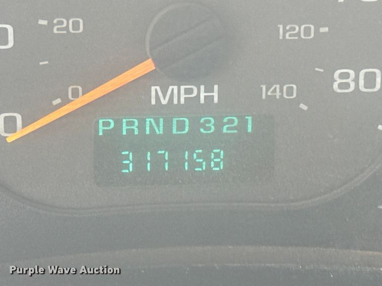 image for item ET1840 2005 Chevrolet C4500 flatbed truck