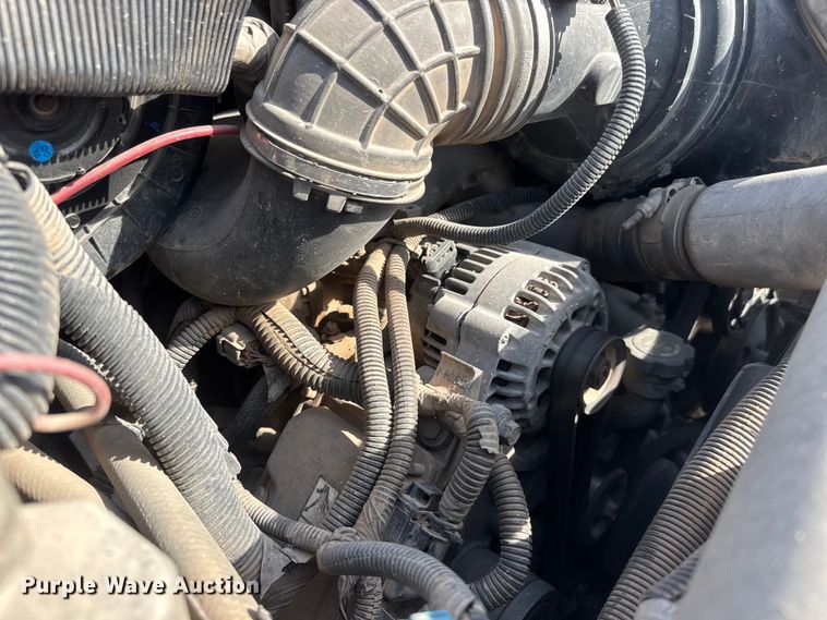 image for item ET1840 2005 Chevrolet C4500 flatbed truck