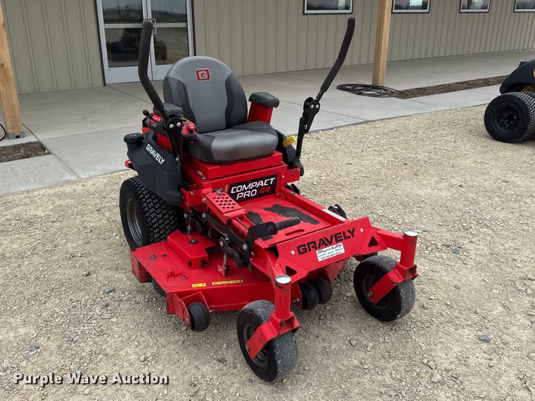 image for item ET1851 2019 Gravely Compact Pro 44 ZTR lawn mower