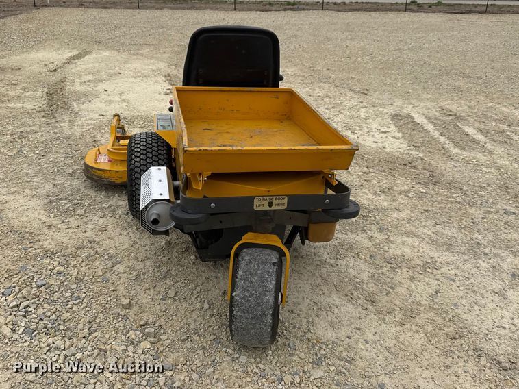 image for item ET1859 1999 Walker MCSU ZTR lawn mower