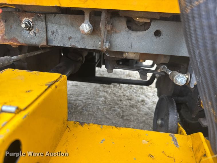 image for item ET1859 1999 Walker MCSU ZTR lawn mower