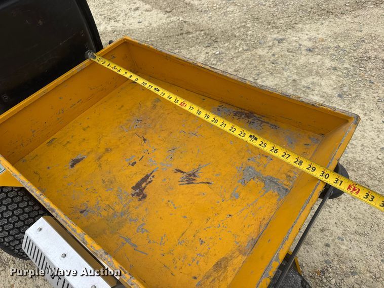 image for item ET1859 1999 Walker MCSU ZTR lawn mower