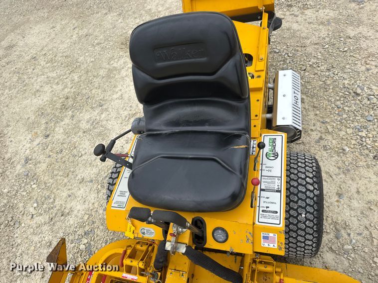 image for item ET1859 1999 Walker MCSU ZTR lawn mower