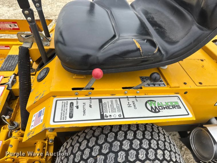 image for item ET1859 1999 Walker MCSU ZTR lawn mower