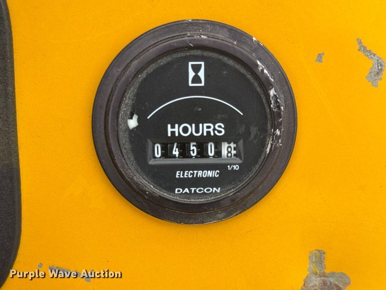 image for item ET1859 1999 Walker MCSU ZTR lawn mower