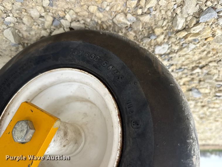 image for item ET1859 1999 Walker MCSU ZTR lawn mower