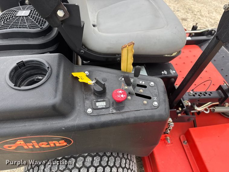 image for item ET1864 2012 Ariens Zoom Max ZTR lawn mower